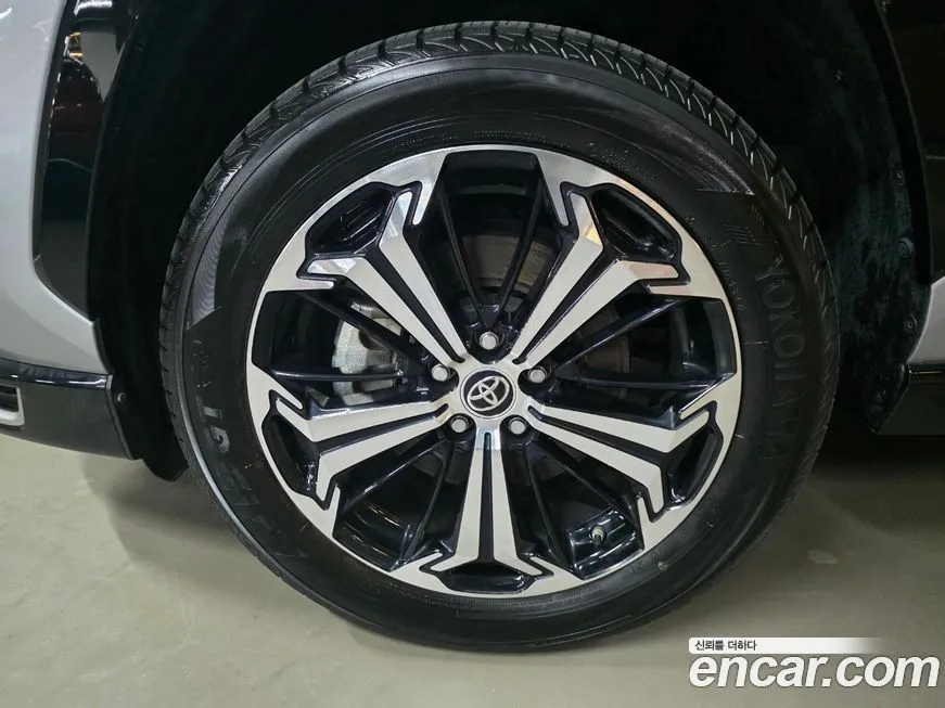 Toyota RAV4 2023 из KR, фото 10