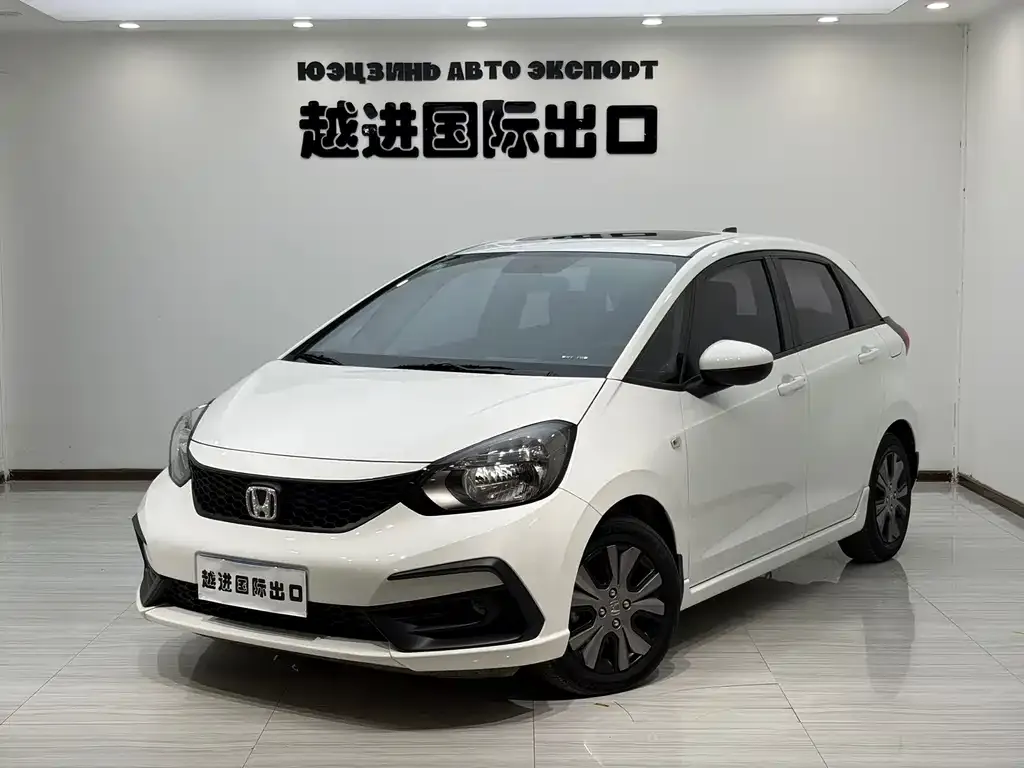 Honda Fit — фото 1