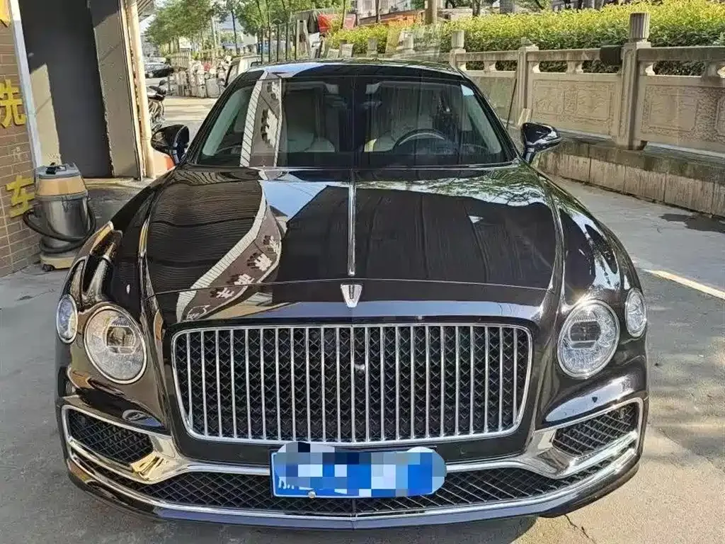 Bentley Flying Spur — фото 2