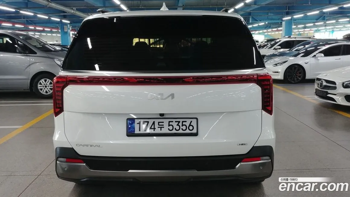 Kia Carnival — фото 4