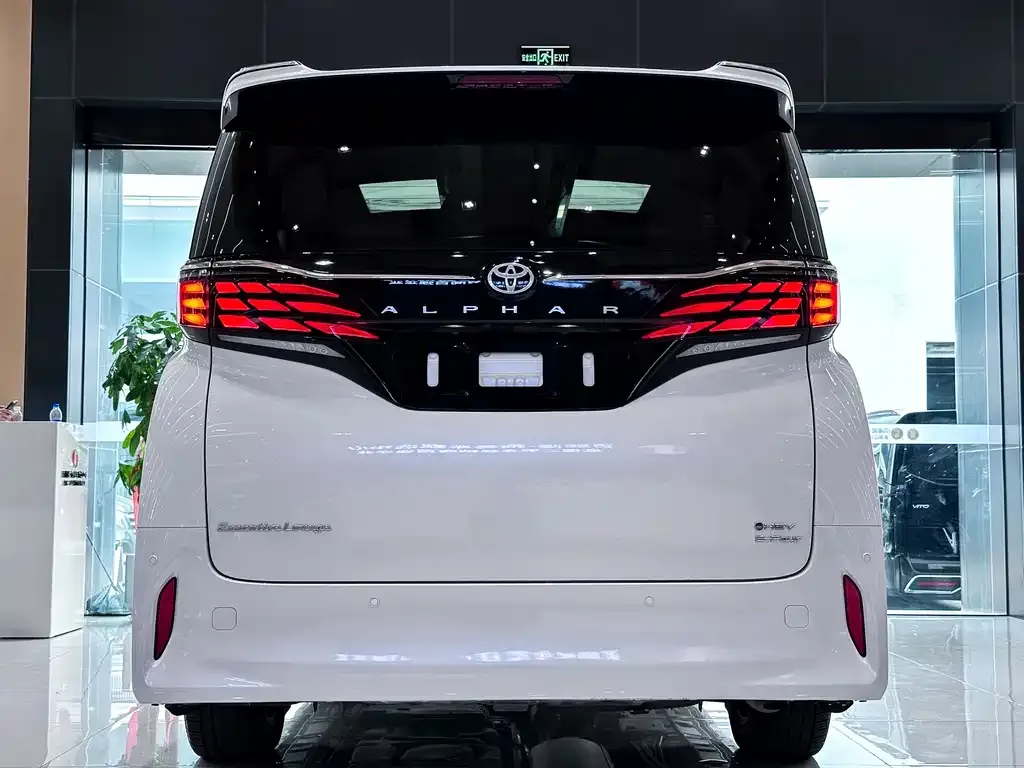 Toyota Alphard 2023 из CN, фото 5
