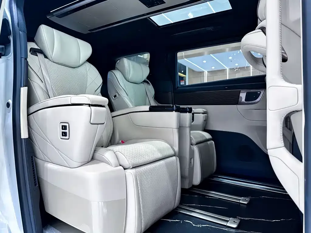 Toyota Alphard 2023 из CN, фото 9