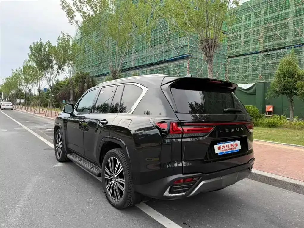 Lexus LX — фото 2