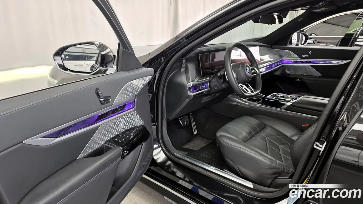 BMW i7 — фото 10