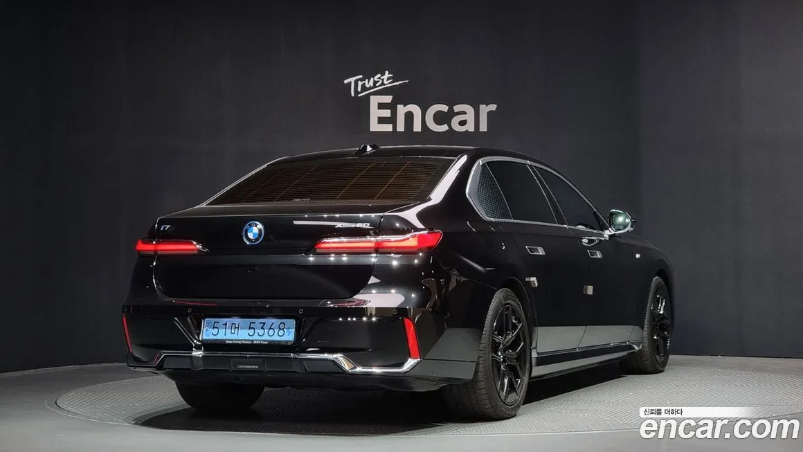 BMW i7 — фото 2