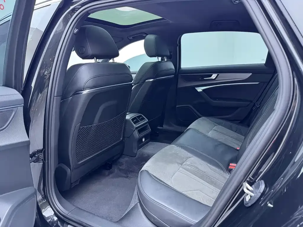 Audi A6L 2022 из CN, фото 5