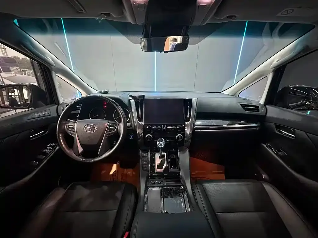 Toyota Vellfire 2023 из CN, фото 9