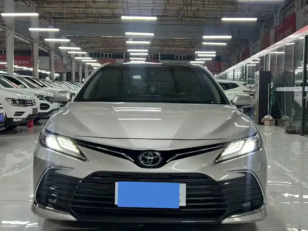 Toyota Camry 2022 из CN, фото 2