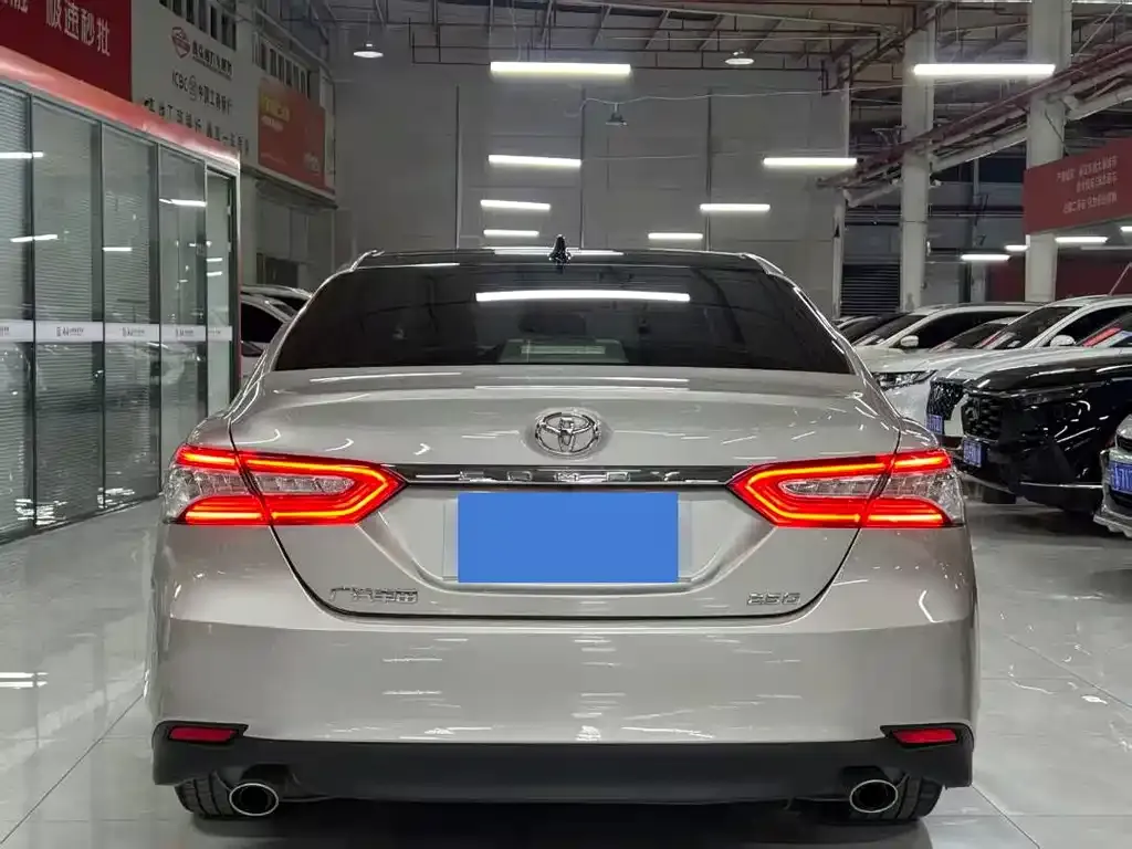 Toyota Camry 2022 из CN, фото 8