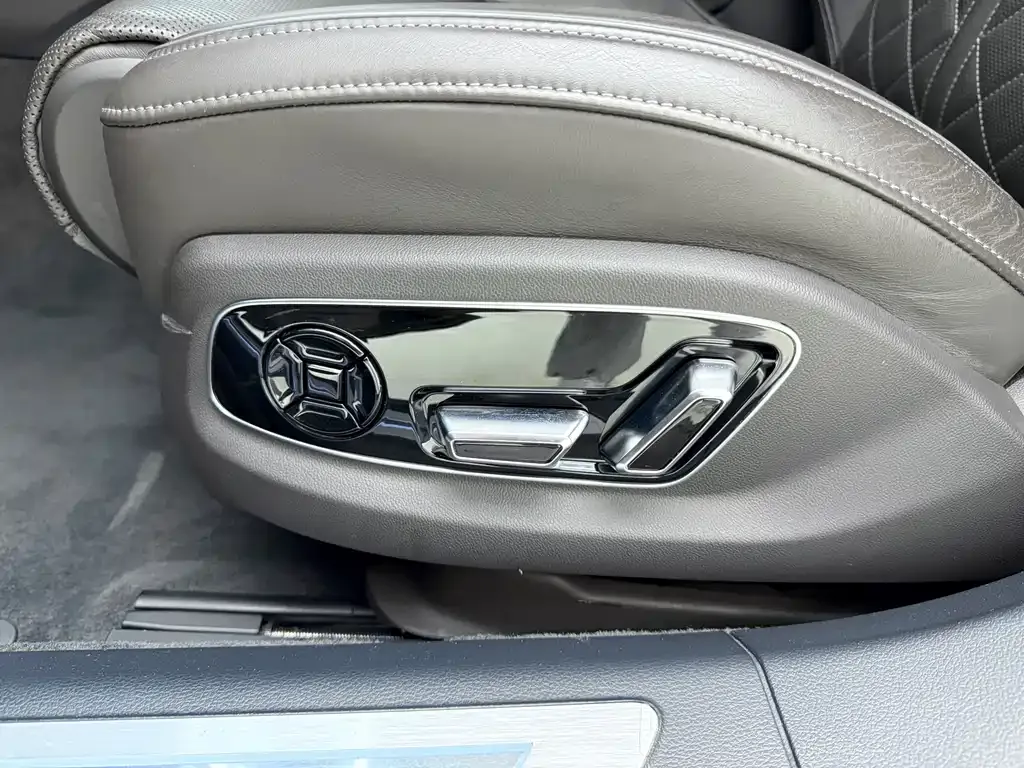 Audi A8 2024 из CN, фото 10