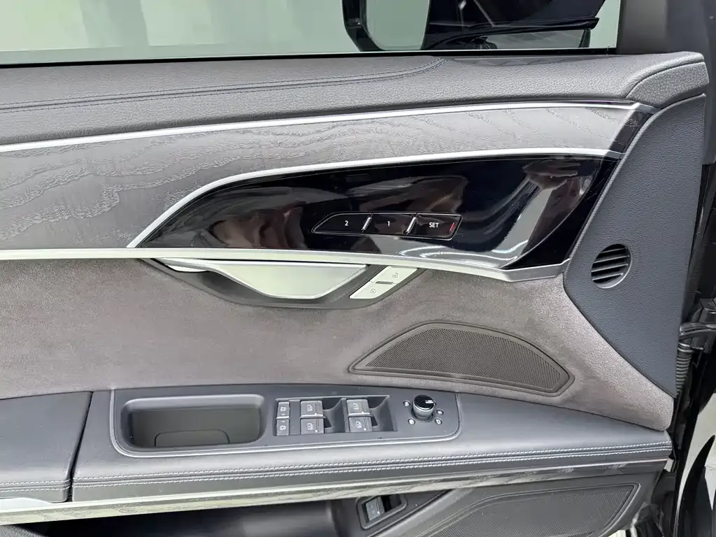 Audi A8 2024 из CN, фото 8