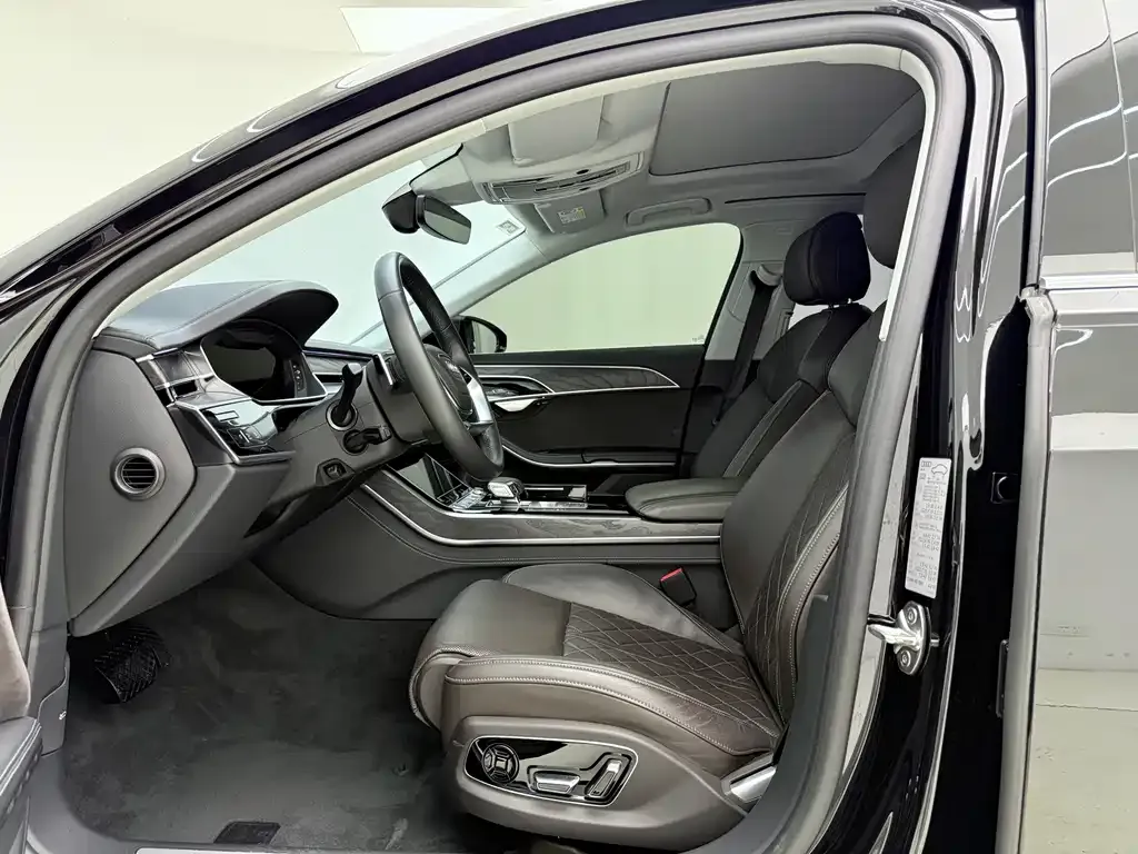 Audi A8 2024 из CN, фото 9