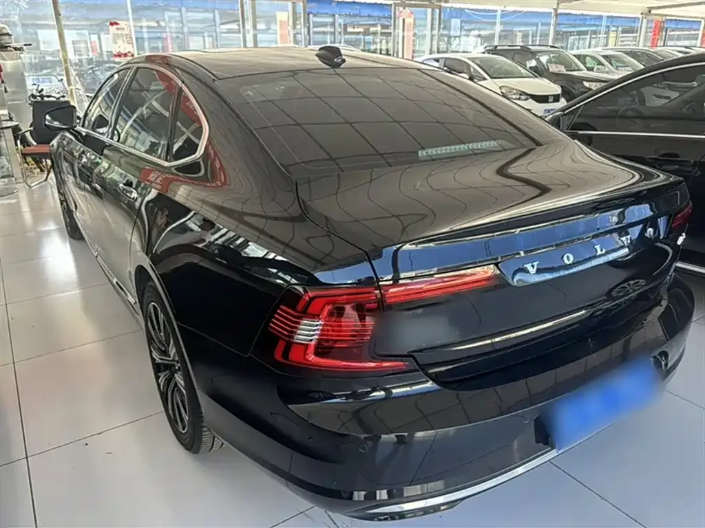 Volvo S90 — фото 9