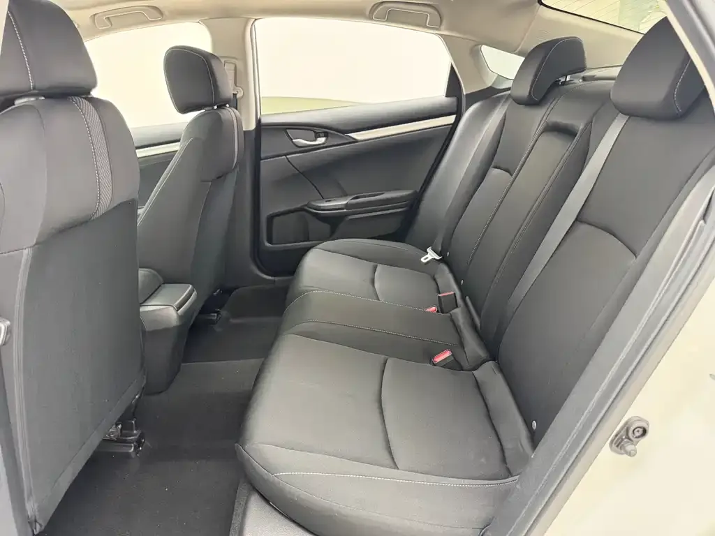 Honda Civic — фото 10