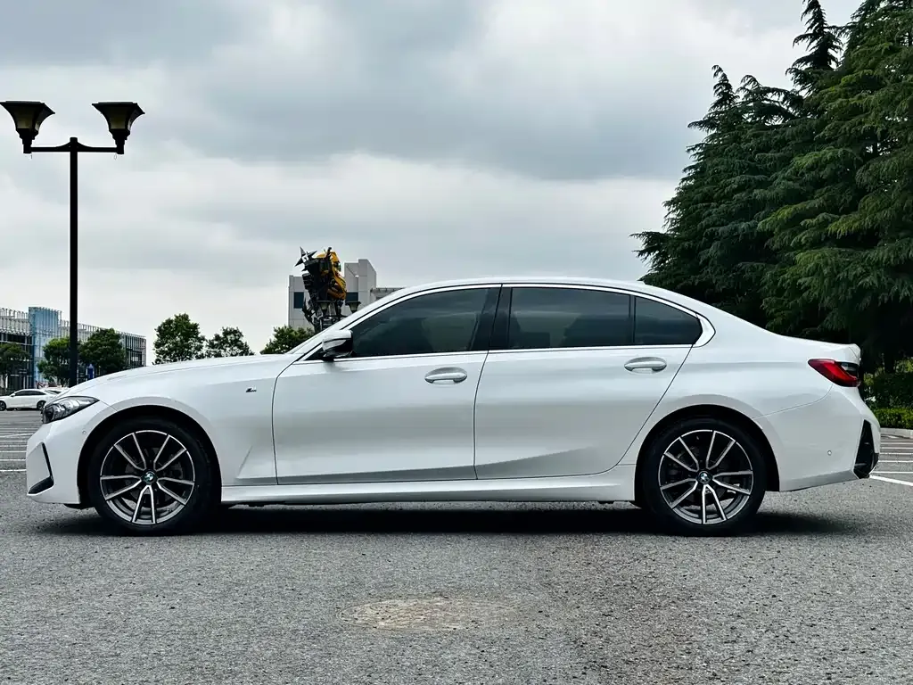 BMW 3 Series 2023 из CN, фото 7