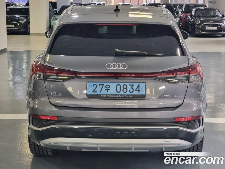 Audi Q4 e-tron — фото 4