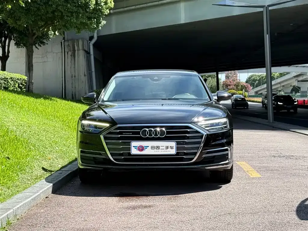 Audi A8 — фото 2