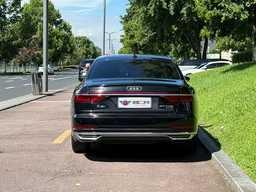 Audi A8 — фото 5
