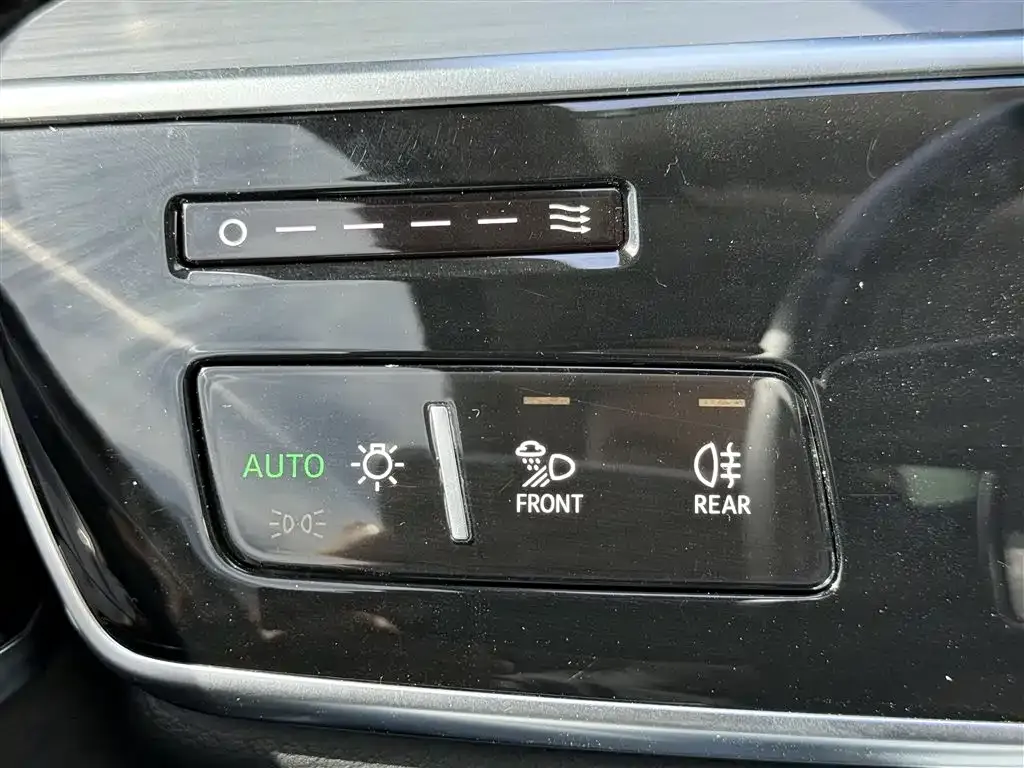 Audi A8 — фото 9