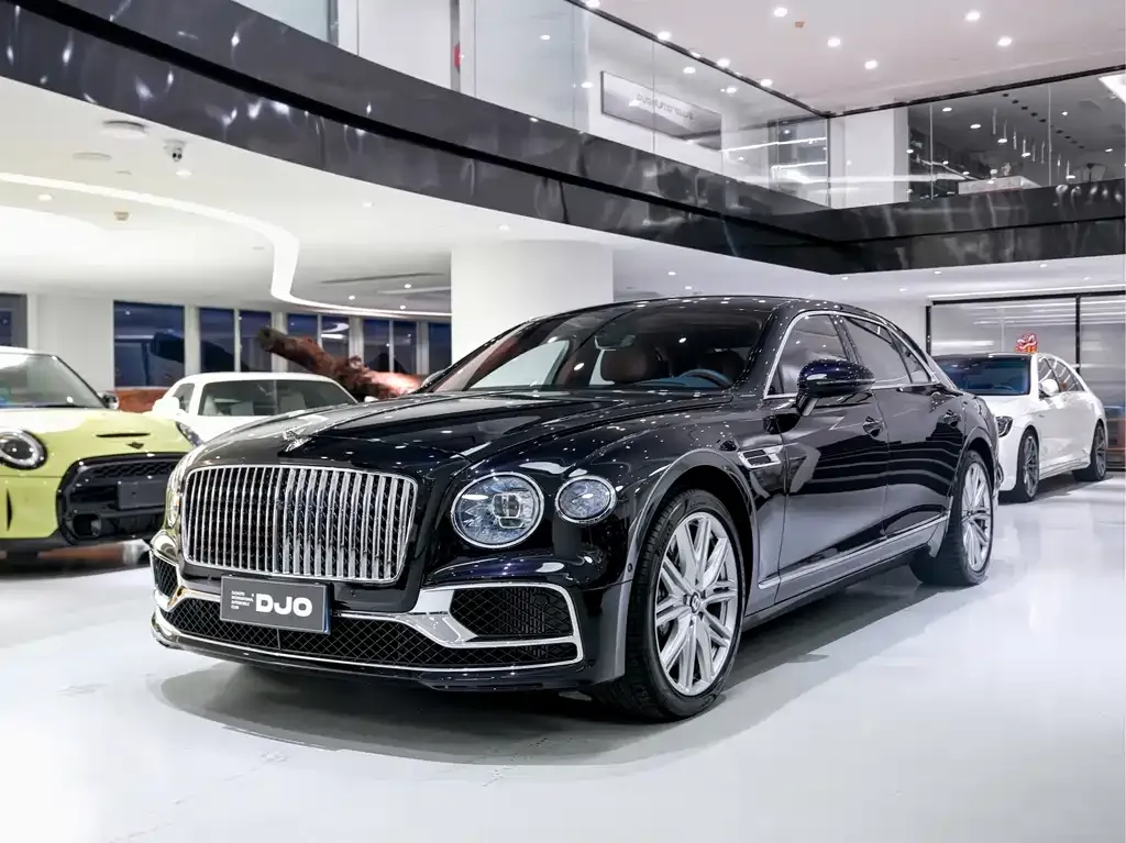 Bentley Flying Spur — фото 1