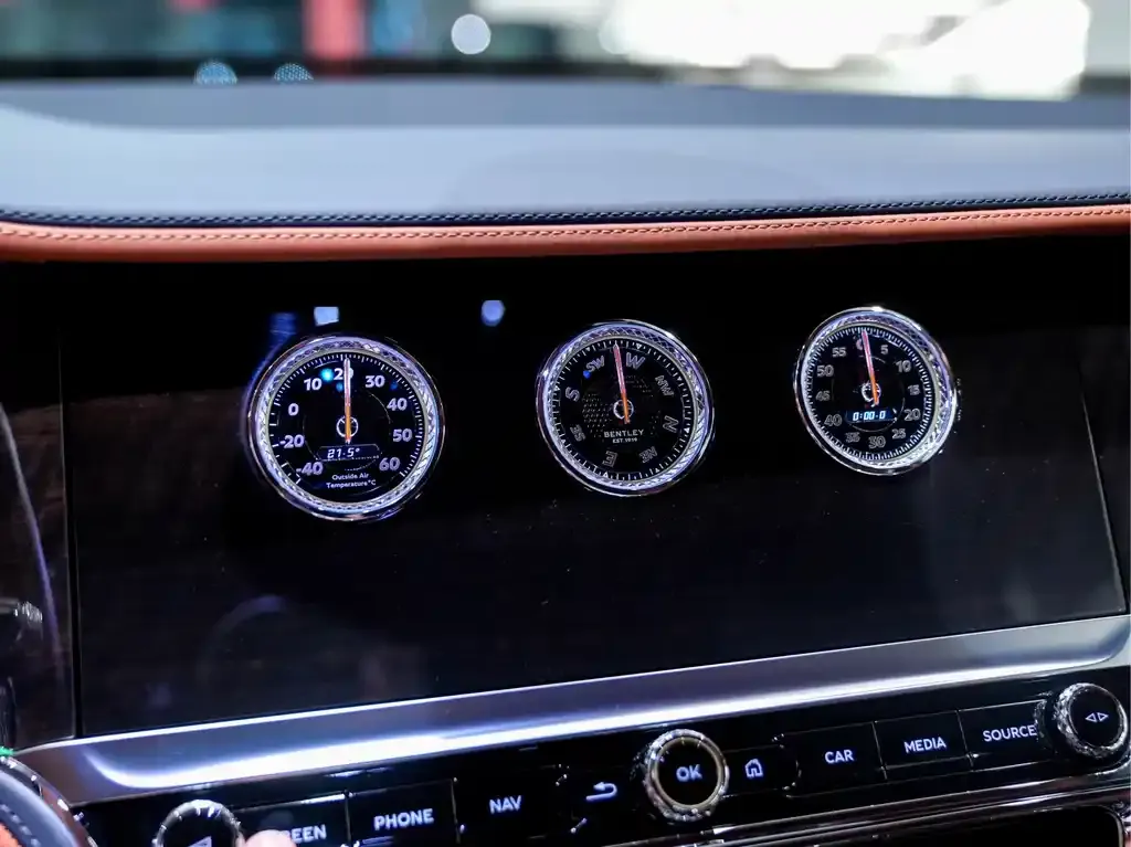 Bentley Flying Spur — фото 8