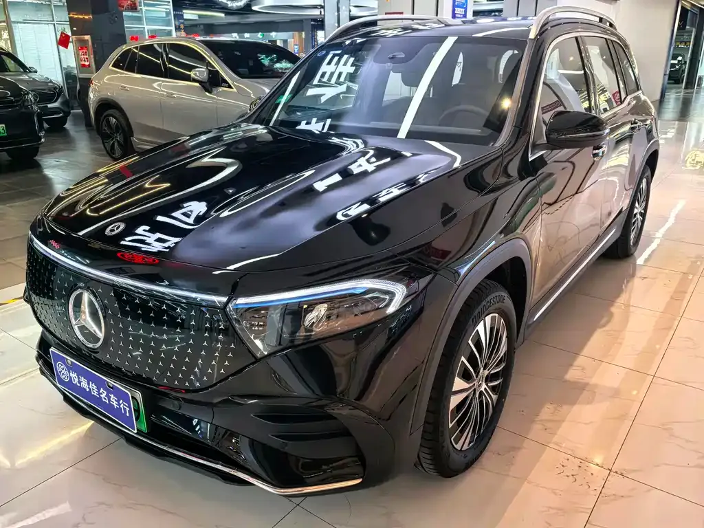 Mercedes-Benz EQB — фото 1