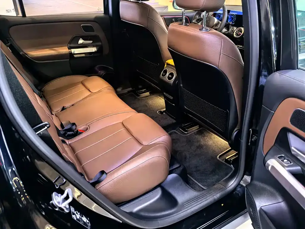 Mercedes-Benz EQB — фото 10