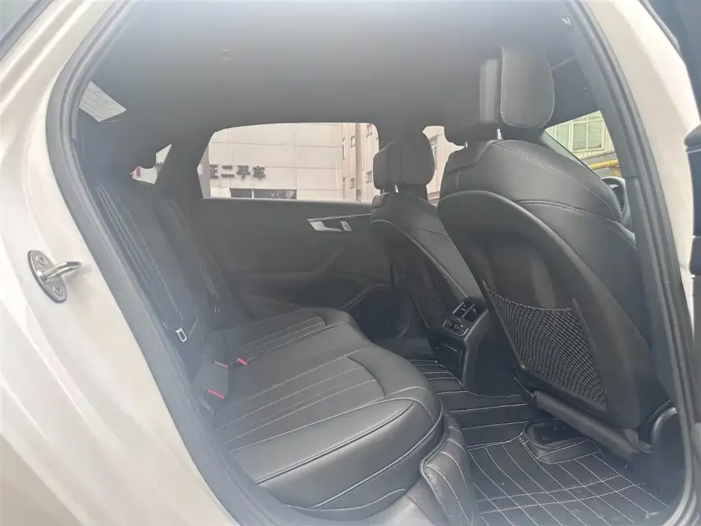 Audi A4L 2025 из CN, фото 8