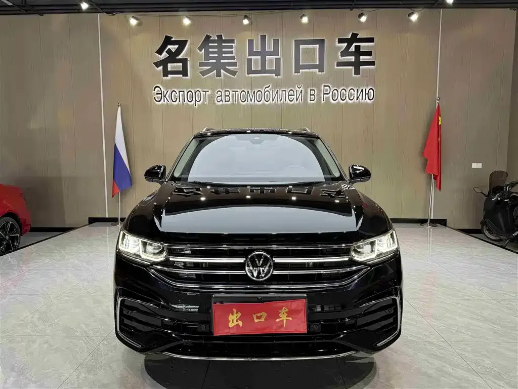 Volkswagen Tiguan L — фото 2