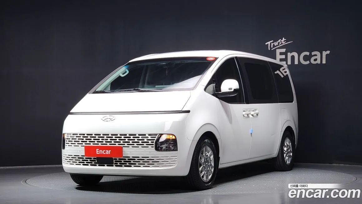 Hyundai Staria