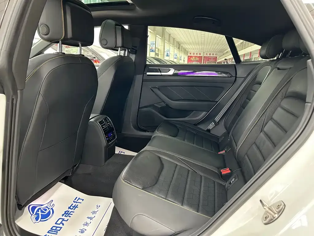 Volkswagen CC 2024 из CN, фото 5