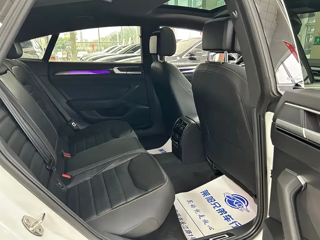 Volkswagen CC 2024 из CN, фото 6
