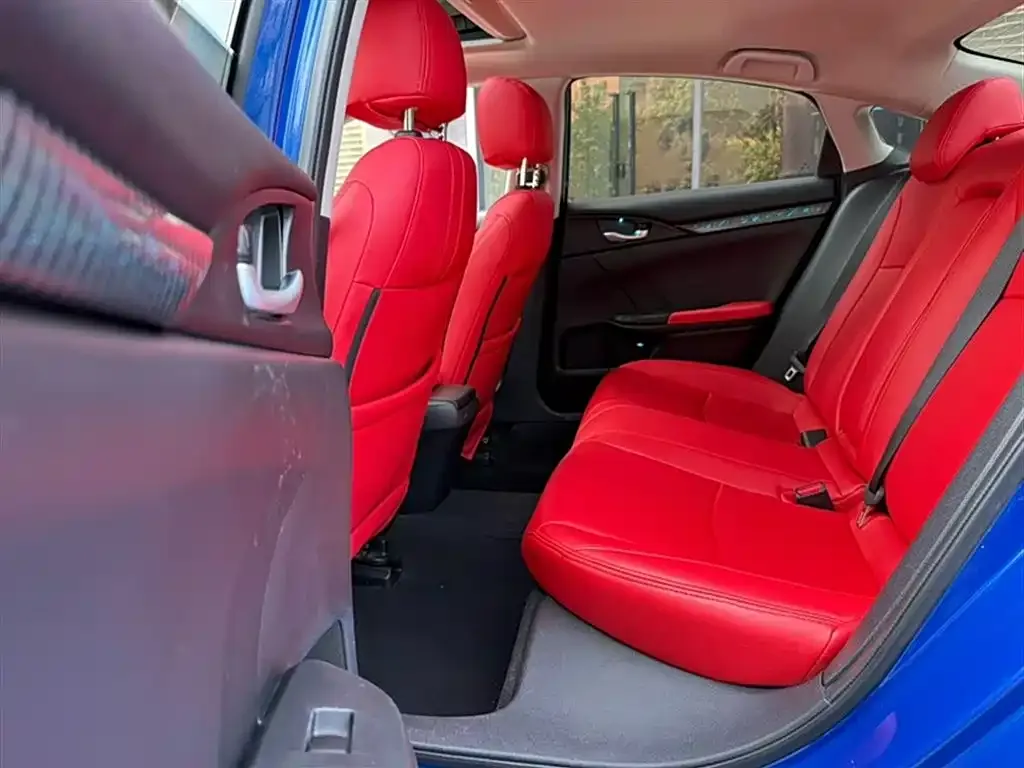 Honda Civic — фото 10