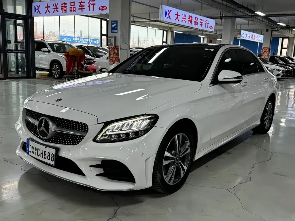 Mercedes-Benz C-Class — фото 1