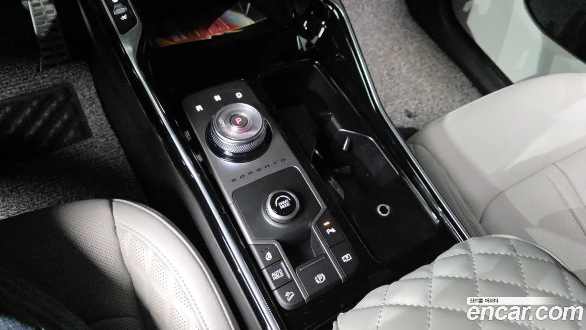 Kia Sorento — фото 9