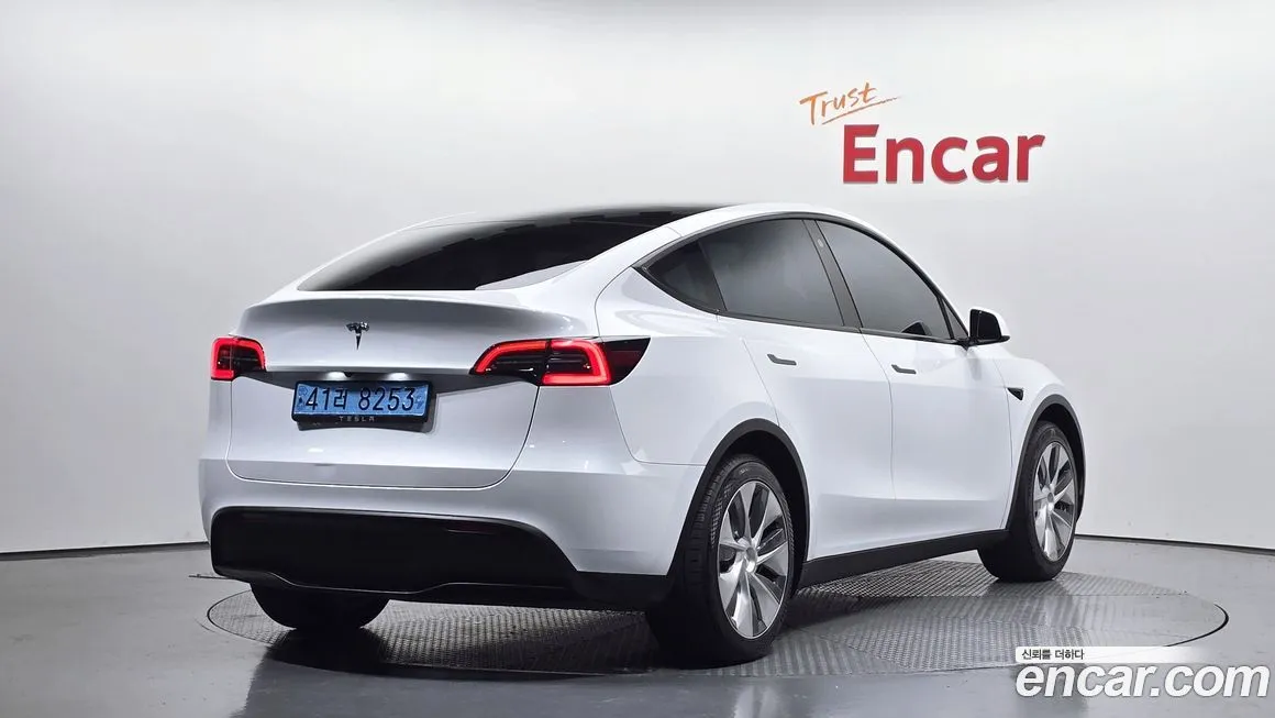 Tesla Model Y — фото 2