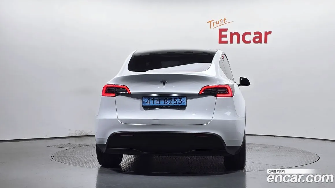 Tesla Model Y — фото 4