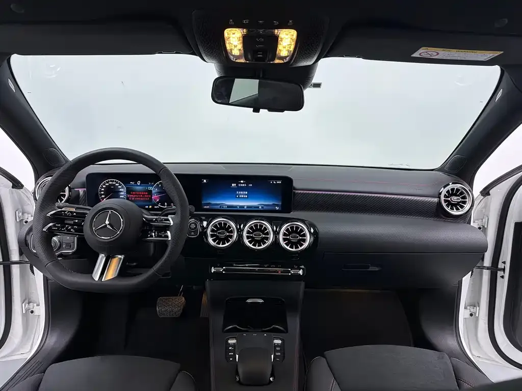 Mercedes-Benz A-Class 2024 из CN, фото 8