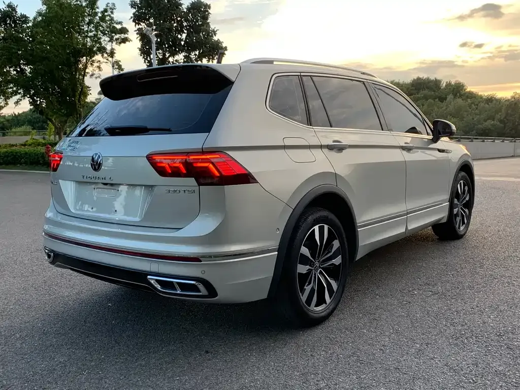 Volkswagen Tiguan L — фото 5