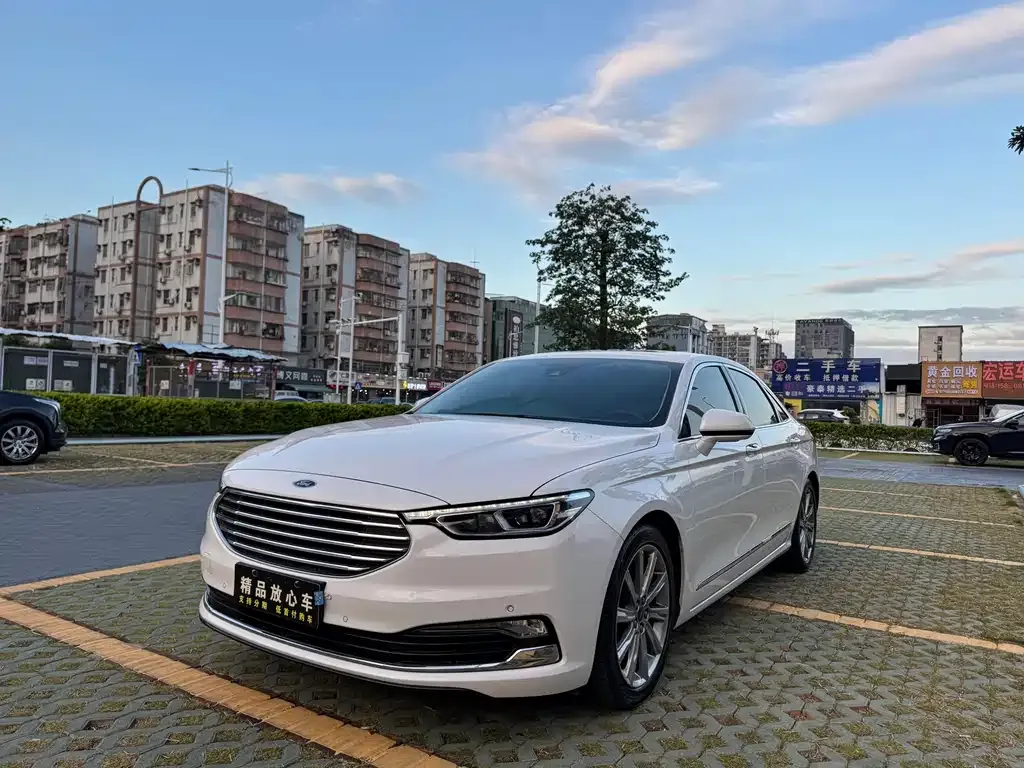 Ford Taurus 2022 из CN, фото 1