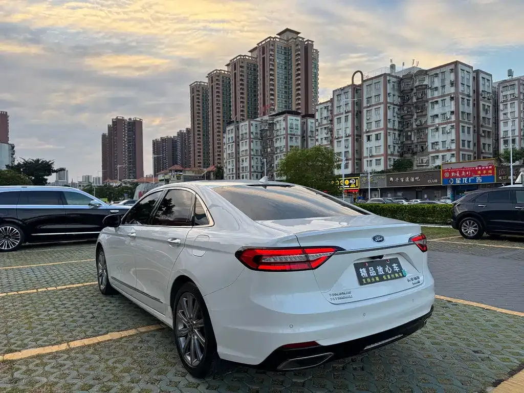 Ford Taurus 2022 из CN, фото 4