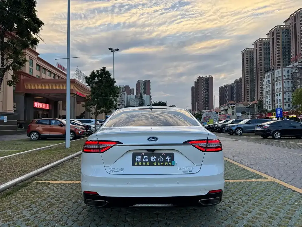 Ford Taurus 2022 из CN, фото 5