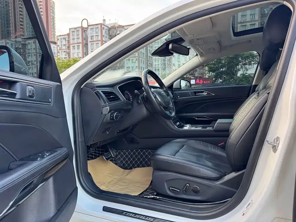 Ford Taurus 2022 из CN, фото 8