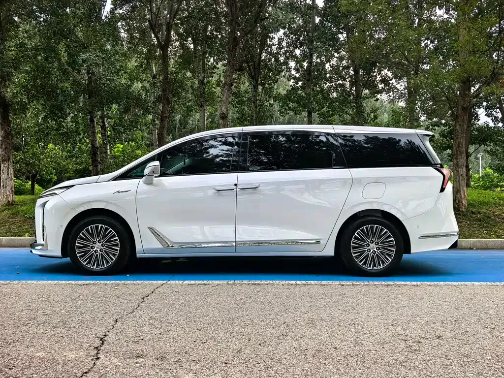Buick GL8 Hybrid — фото 7