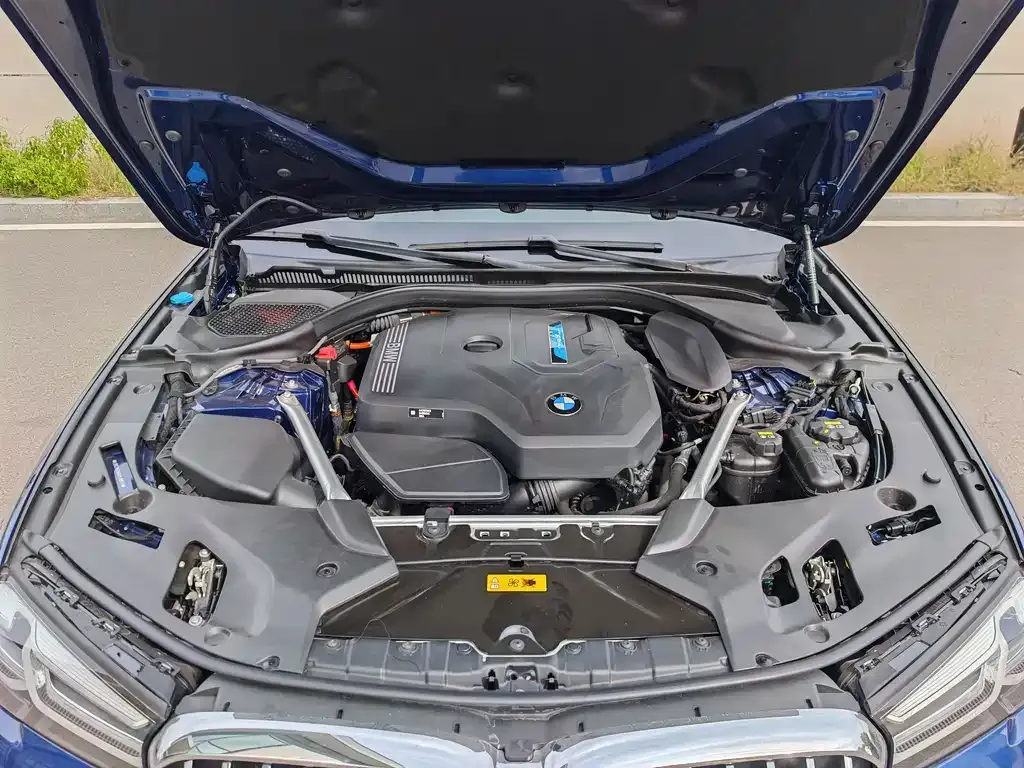 BMW 5 Series New Energy — фото 7