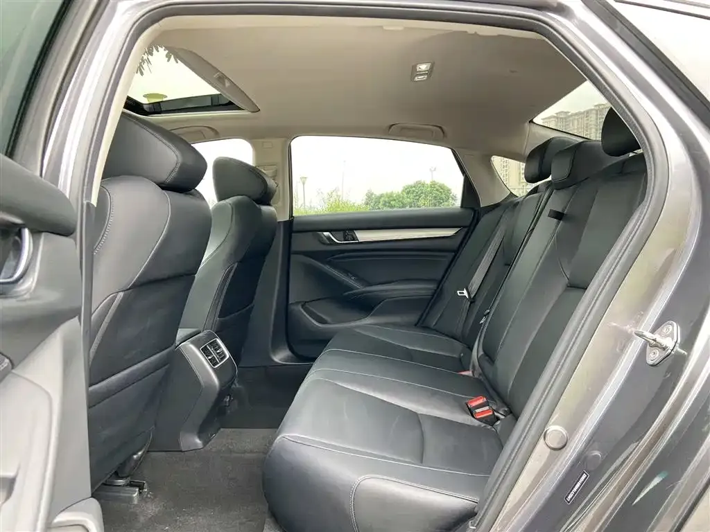 Honda Accord — фото 6