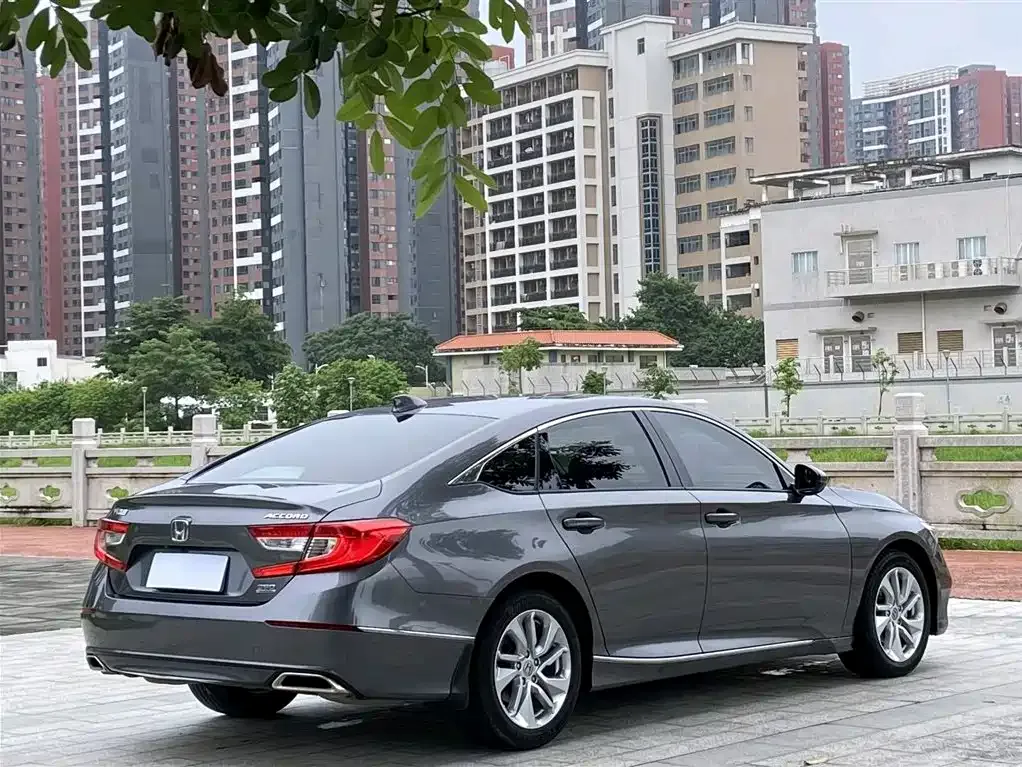 Honda Accord — фото 7