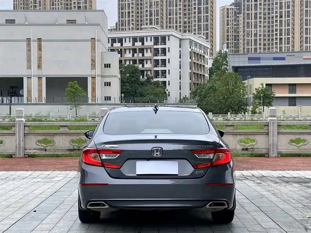 Honda Accord — фото 8