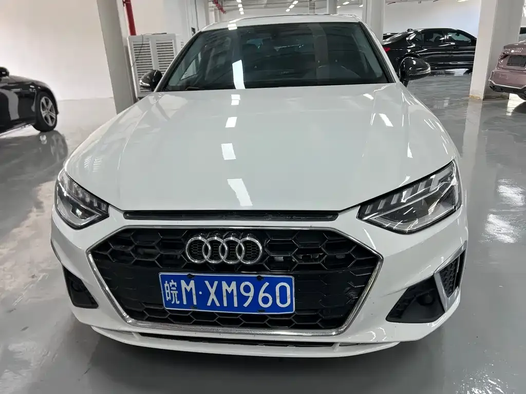Audi A4L 2023 из CN, фото 2