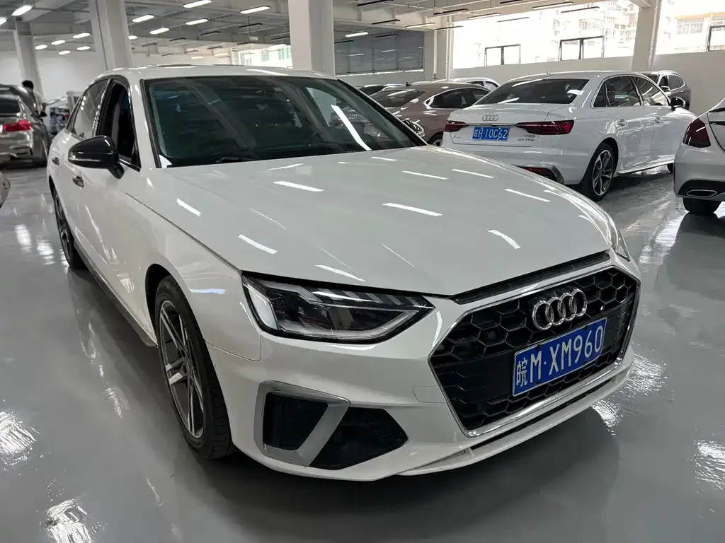 Audi A4L 2023 из CN, фото 3